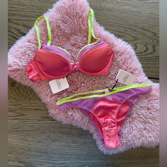 Neon Pink and Lime Green Deadstock NWT Agent Provocateur “Viv” Set - Picture 1 of 7